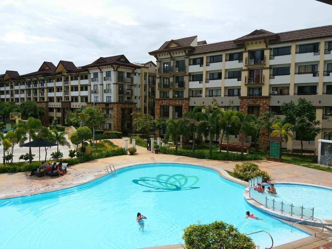 Cozy 2Br With Free Pool Beside Sm City Mall Davao Stadt Exterior foto