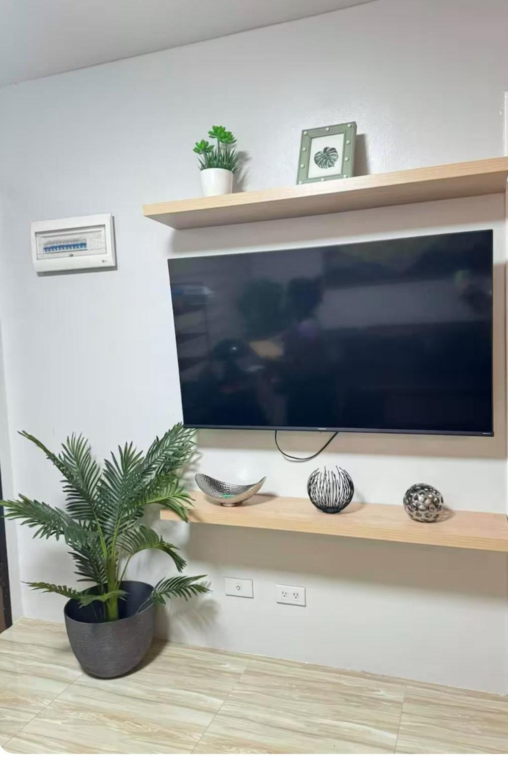Cozy 2Br With Free Pool Beside Sm City Mall Davao Stadt Exterior foto